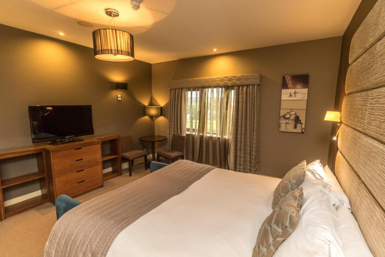 The Mere Golf Resort & Spa Esterno foto