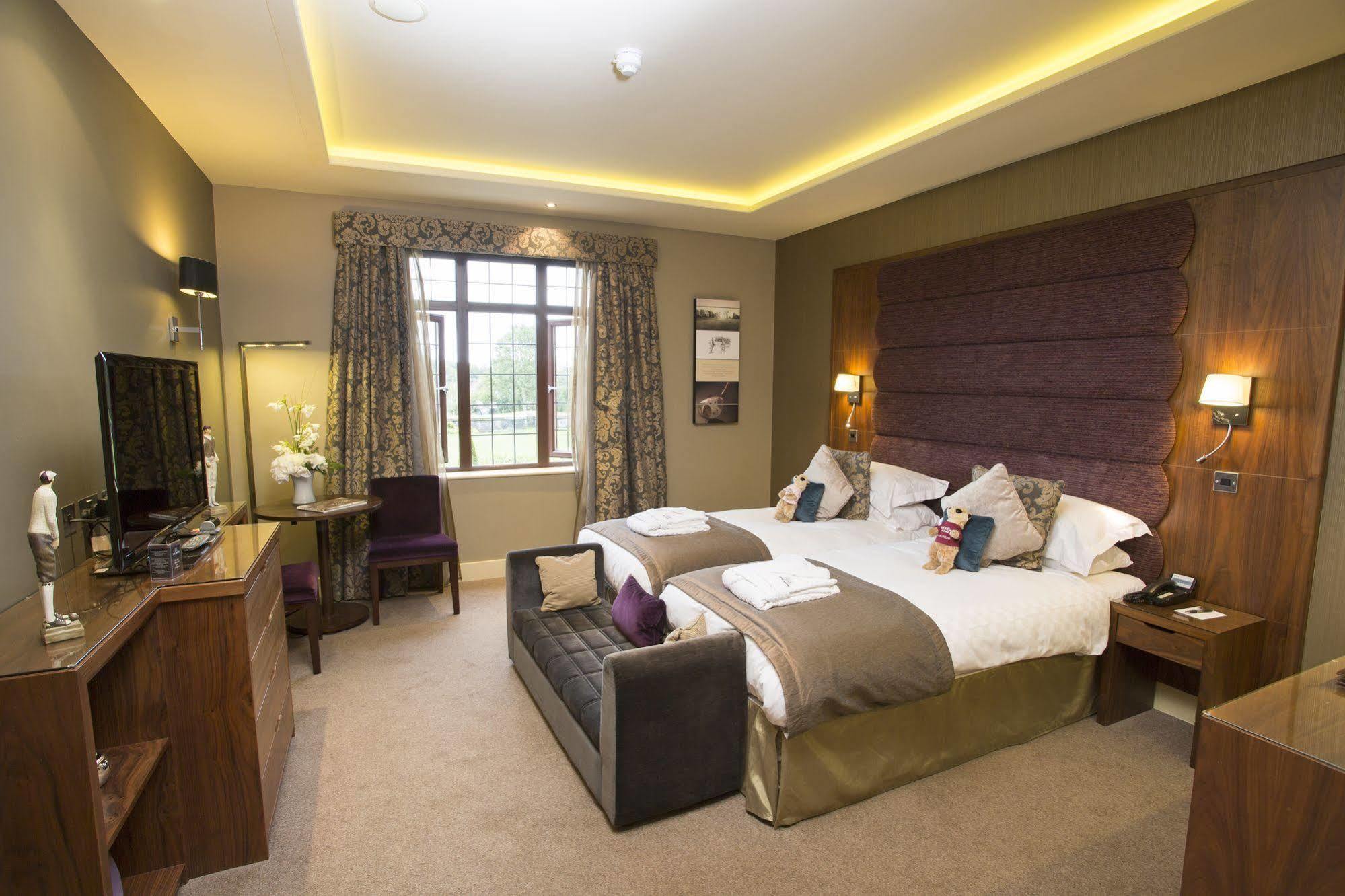 The Mere Golf Resort & Spa Esterno foto